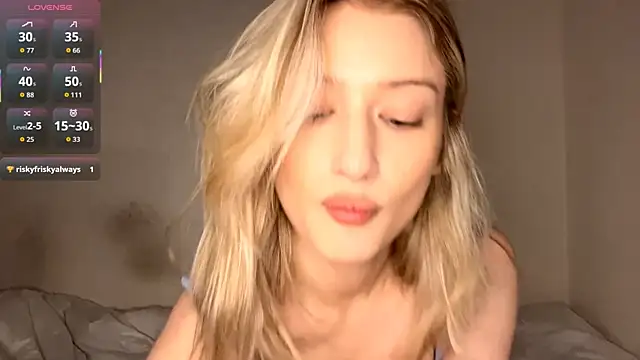 Snapshot of EtsukoDerx chatting on November 2025 05:45:02 PM EtsukoDerx online show from November 2025 05:45:02 PM