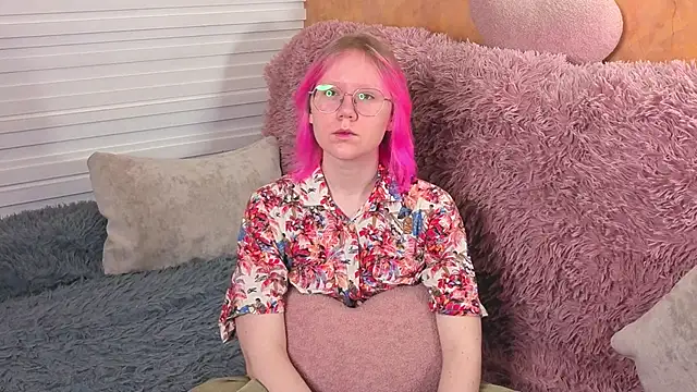 HanVertz online show from November 2025 05:07:02 AM