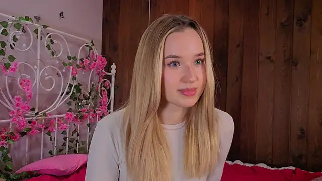 EveMcclearen online show from November 2025 01:32:01 PM