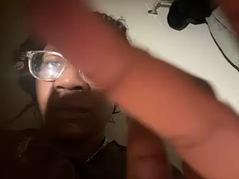 SpoiledLuxuriously online show from November 2025 09:35:01 PM