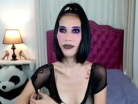 Snapshot of bellaUtops chatting on November 2025 04:34:02 AM bellaUtops online show from November 2025 04:34:02 AM