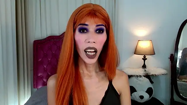 Snapshot of bellaUtops chatting on January 2026 01:44:02 AM bellaUtops online show from January 2026 01:44:02 AM