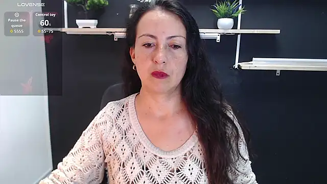 Lauryn Jones online show from May 2026 05:43:02 PM