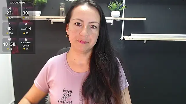 Lauryn Jones online show from May 2026 06:14:02 PM