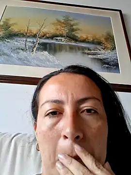 Lauryn Jones online show from May 2026 06:02:01 PM