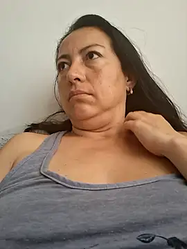 Lauryn Jones online show from May 2026 03:53:02 PM