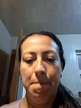 Lauryn Jones online show from June 2026 05:48:01 PM