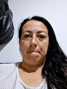 Lauryn Jones online show from June 2026 03:07:01 AM