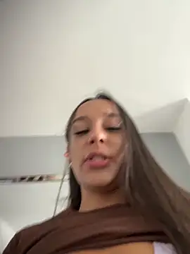 Brunettecollins05 online show from May 2026 08:58:01 PM