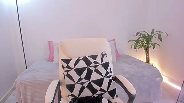  Hanna Williams  online show from March 2026 08:47:01 PM