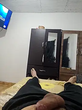 Snapshot of Andrws_04 chatting on November 2025 12:58:02 PM Andrws 04 online show from November 2025 12:58:02 PM