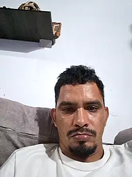 Snapshot of Donkjam chatting on November 2025 06:35:01 AM Donkjam online show from November 2025 06:35:01 AM