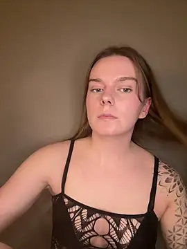 LisaFreierxx online show from April 2026 08:23:01 PM