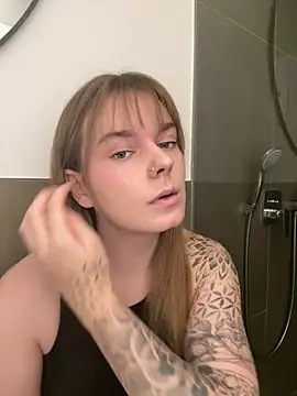LisaFreierxx online show from July 2026 10:42:01 AM