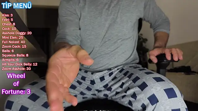 Snapshot of gizemllixxx chatting on November 2025 03:45:02 PM gizemllixxx online show from November 2025 03:45:02 PM