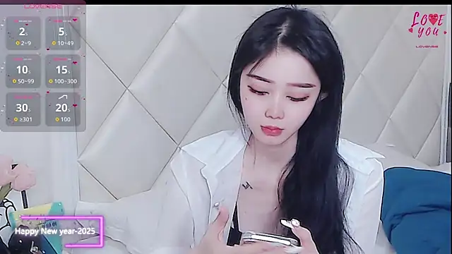 Snapshot of YAOYAO-2025 chatting on February 2026 05:57:02 PM YAOYAO-2025 online show from February 2026 05:57:02 PM