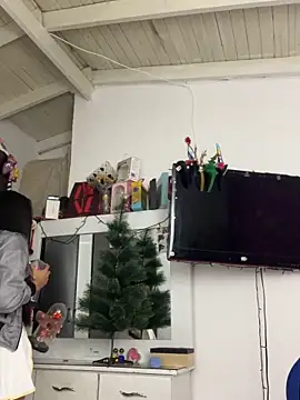 Snapshot of Milleradhara24 chatting on December 2025 12:28:02 AM Milleradhara24 online show from December 2025 12:28:02 AM