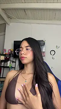 Snapshot of Milleradhara24 chatting on February 2026 06:59:02 PM Milleradhara24 online show from February 2026 06:59:02 PM