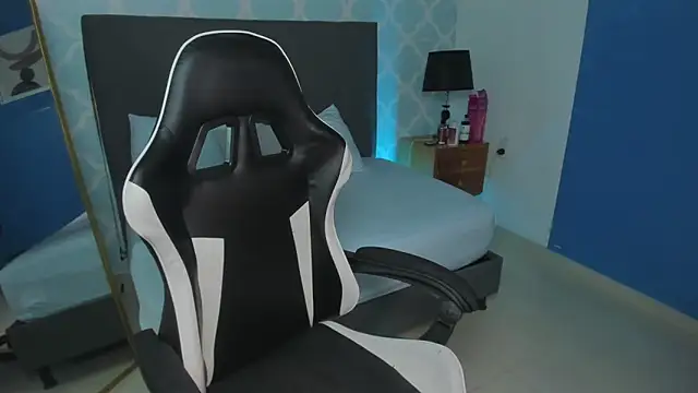 shanel smithh online show from December 2025 12:23:02 PM