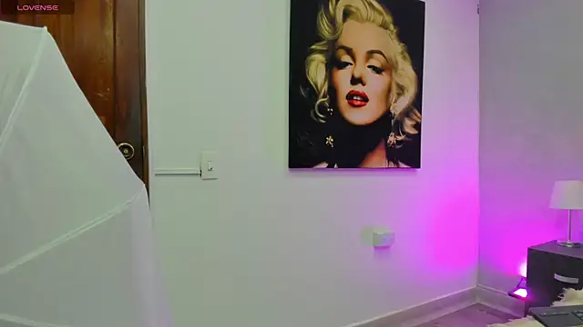 kendra london online show from November 2025 11:11:01 AM