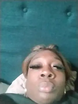 BiancaClarkson online show from November 2025 07:25:01 PM