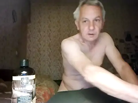 Snapshot of Naturi6 chatting on May 2026 11:44:02 PM Naturi6 online show from May 2026 11:44:02 PM