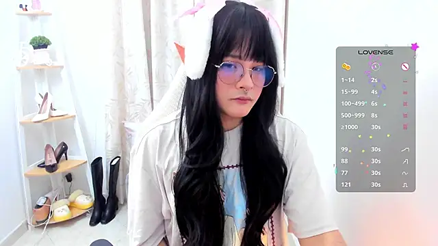 Snapshot of Omorimori chatting on November 2025 06:03:02 PM Omorimori online show from November 2025 06:03:02 PM