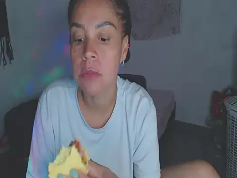 shayna cute online show from June 2026 12:55:02 AM