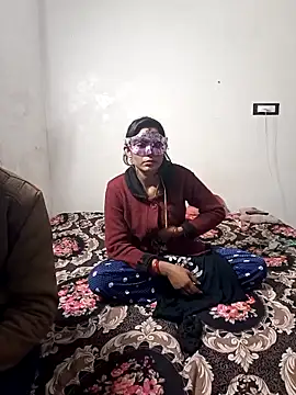 Snapshot of Real-Family chatting on December 2025 05:31:02 PM Real-Family online show from December 2025 05:31:02 PM