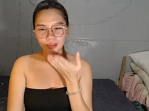 hotsexyreb online show from December 2025 11:04:02 AM