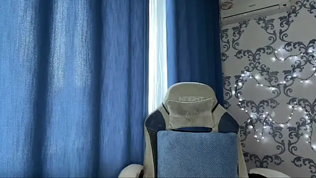 Snapshot of TwotyBright chatting on January 2026 06:06:02 AM TwotyBright online show from January 2026 06:06:02 AM