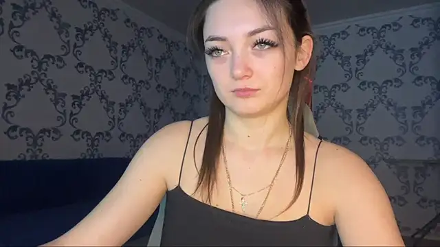 Snapshot of TwotyBright chatting on February 2026 06:22:01 AM TwotyBright online show from February 2026 06:22:01 AM