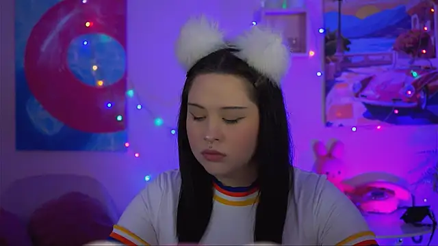 Snapshot of TinaBakers_ chatting on November 2025 01:01:02 PM TinaBakers online show from November 2025 01:01:02 PM