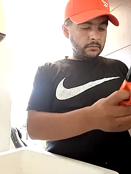 Snapshot of Yerackhip chatting on November 2025 09:35:02 PM Yerackhip online show from November 2025 09:35:02 PM