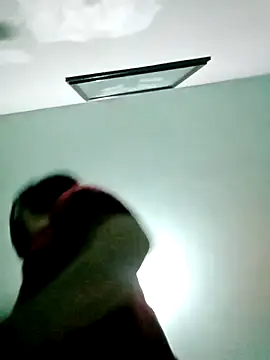 Snapshot of Yerackhip chatting on March 2026 06:04:02 AM Yerackhip online show from March 2026 06:04:02 AM