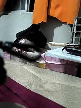 Snapshot of Yerackhip chatting on April 2026 11:48:01 AM Yerackhip online show from April 2026 11:48:01 AM