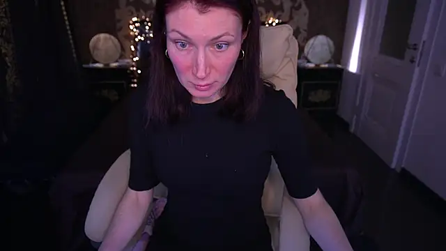 Snapshot of AmiraGoldd chatting on April 2026 07:30:01 PM AmiraGoldd online show from April 2026 07:30:01 PM