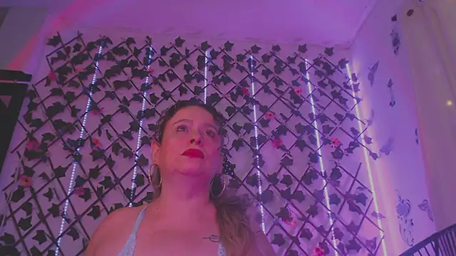 katjohanna online show from June 2026 10:37:01 PM
