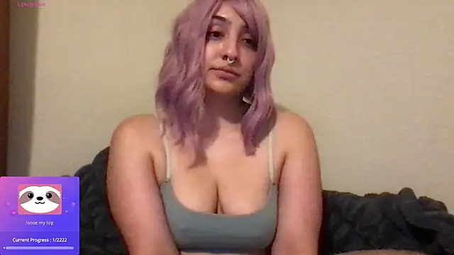 Snapshot of NinaMuffin chatting on November 2025 06:35:02 PM NinaMuffin online show from November 2025 06:35:02 PM