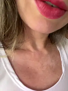 Melzinhasweet online show from May 2026 03:17:01 PM