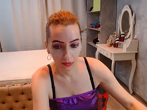 AnneDevrim online show from November 2025 06:38:02 AM