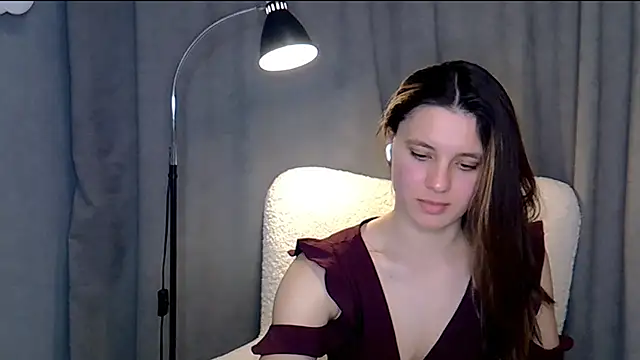 KiraHoney online show from May 2026 07:41:02 PM