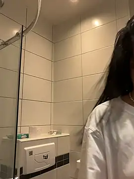 VickyM99 online show from March 2026 07:33:02 AM