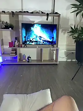 MiluandMIke online show from November 2025 09:58:01 PM