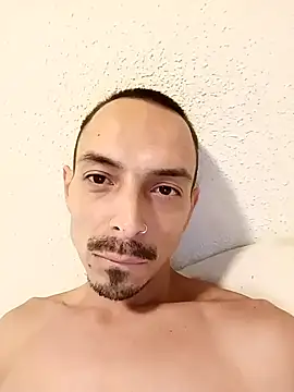 Snapshot of Alejo_colombi chatting on November 2025 05:56:01 PM Alejo colombi online show from November 2025 05:56:01 PM