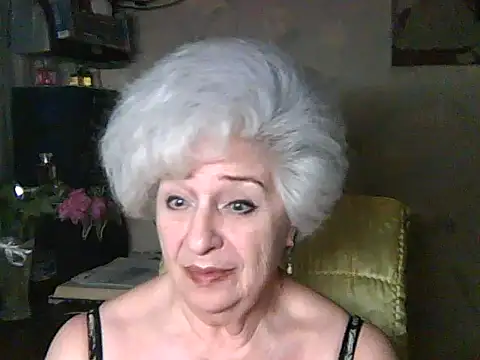 Snapshot of ValeriaKroww chatting on June 2026 05:04:02 PM ValeriaKroww online show from June 2026 05:04:02 PM