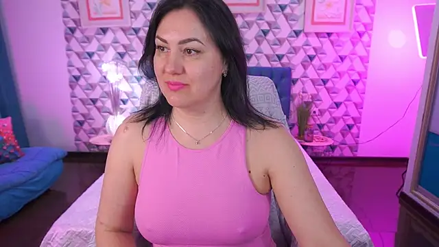 VelvetLuck online show from April 2026 01:06:02 PM