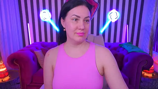 VelvetLuck online show from May 2026 01:05:01 PM