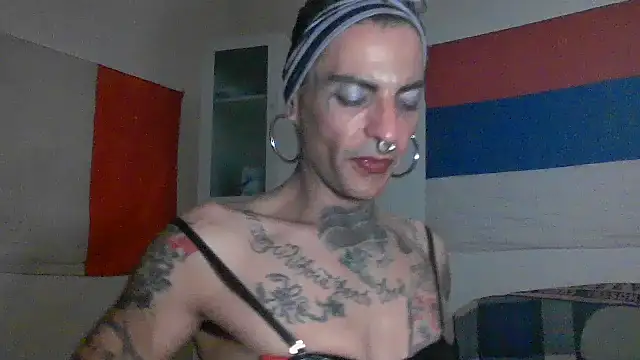 Snapshot of 00Travsharongomez chatting on November 2025 11:51:01 PM 00Travsharongomez online show from November 2025 11:51:01 PM