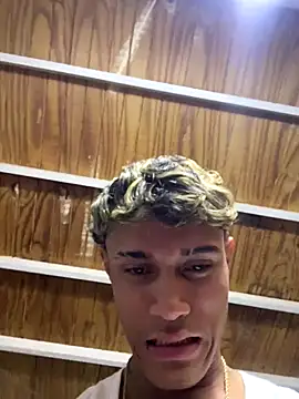 Snapshot of meliodas_23cm chatting on December 2025 11:12:02 PM meliodas 23cm online show from December 2025 11:12:02 PM